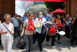 吃瓜寻亲,温情故事感动全网