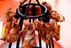 吃馕吃哈密瓜,新疆美食之旅