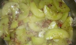 瓜颠怎么炒吃,家常美味新尝试