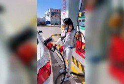 吃瓜抢前排,揭秘网络热门事件背后的抢前排现象