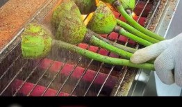 韩城饭店老板吃瓜新闻,韩城饭店老板意外成为吃瓜群众焦点