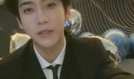 丁泽仁直播吃瓜