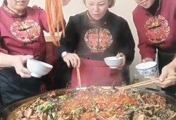 韩城饭店老板吃瓜新闻,韩城饭店老板意外成为吃瓜群众焦点