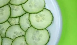 酸瓜吃会胖吗,揭秘酸瓜吃多了是否会增肥