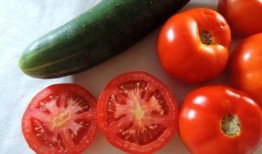 小王没烦恼吃瓜,烦恼全消