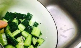 小角瓜可以凉拌吃吗,小角瓜凉拌新吃法