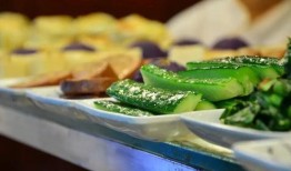 韩城饭店老板吃瓜新闻,韩城饭店老板意外成为吃瓜群众焦点