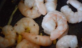 虾和哈密瓜一起吃呕吐,揭秘食物相克之谜